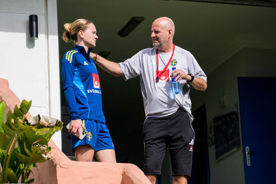 Matilda Vinberg and assistant coach Magnus Wikman of the