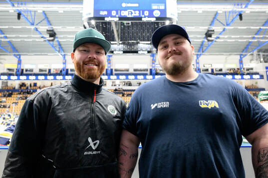 Frölundas materialförvaltare Andy Fagerström och HV71s