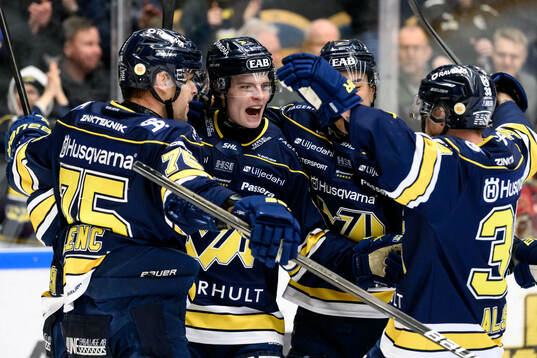 HV71s Oscar Fisker Molgaard jublar