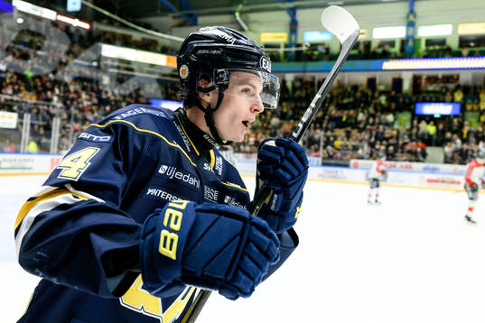 HV71s Oscar Fisker Molgaard jublar