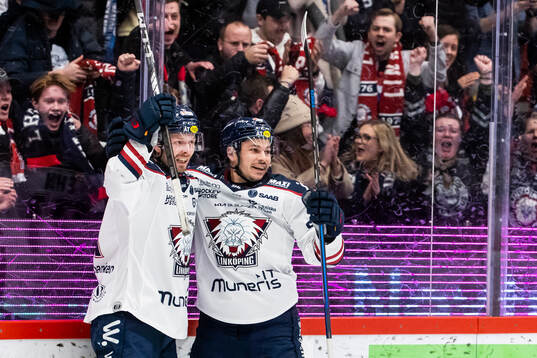 Linköpings Christoffer Ehn jublar med Ty Rattie