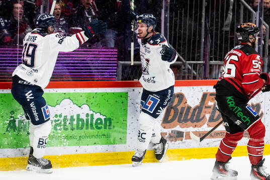 Linköpings Christoffer Ehn jublar med Ty Rattie