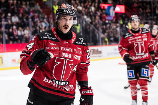 Örebros Hannes Björninen jublar