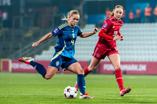 Bla gjennom flere bilder av Football, Women's Nations League, Denmark - Sweden