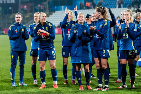 Magdalena Eriksson, Hanna Bennison, Linda Sembrant and Rebecka Blomqvist of Sweden celebrate