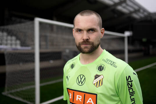 Häckens nyförvärv Oscar Jansson poserar för ett porträtt den 21 februari 2025 i Göteborg. 