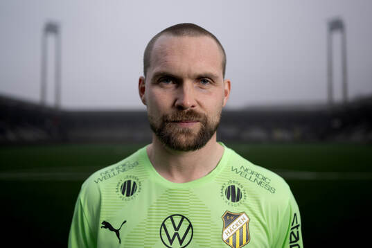 Häckens nyförvärv Oscar Jansson poserar för ett porträtt den 21 februari 2025 i Göteborg. 