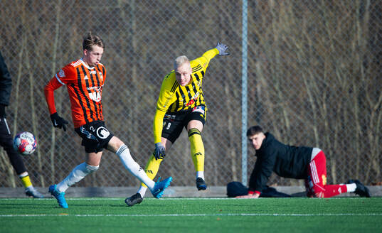 IFK Hässleholms Alexander Sjöström i träningsmatchen mellan Kristianstads FC och IFK Hässleholm i Kristianstad 21 februari 2025.