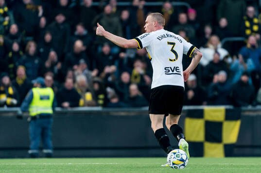 AIKs Thomas Poppler Isherwood jublar efter 1-1