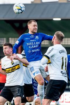 Trelleborgs Filip Bohman och AIKs Mads Døhr Thychosen och