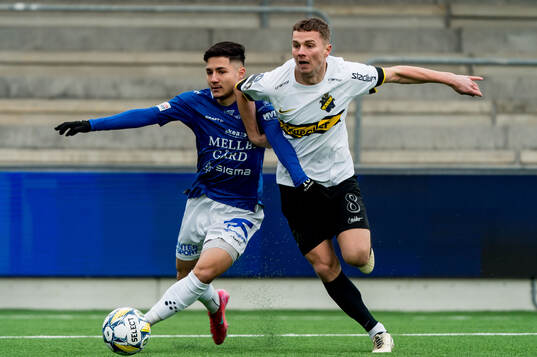 Trelleborgs Ammar Asani och AIKs Johan Hove