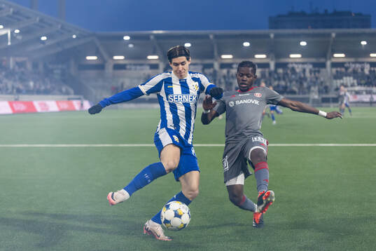 IFK Göteborgs Eman Markovic och Sandvikens Mamadou Kouyate