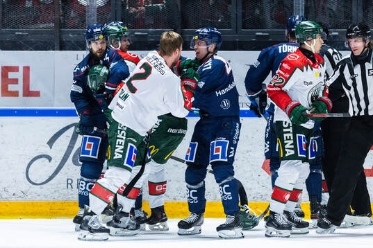 Frölundas Christian Folin och Linköpings Oscar Lawner