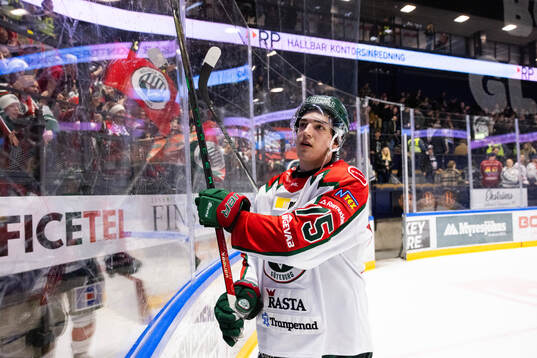 Frölundas David Edstrom jublar