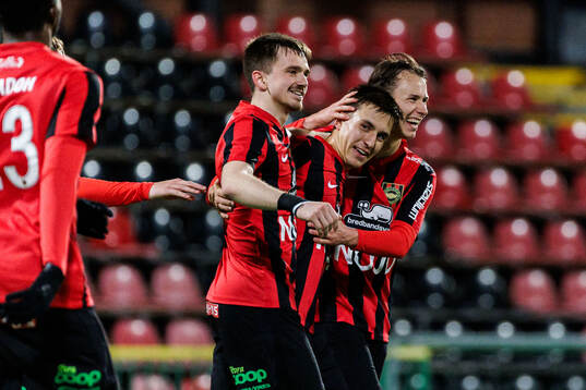 Brommapojkarnas Anton Kurochkin jublar