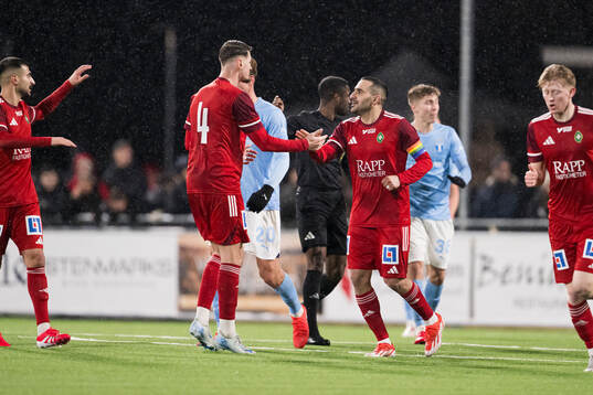 Skövde AIKs Sargon Abraham jublar