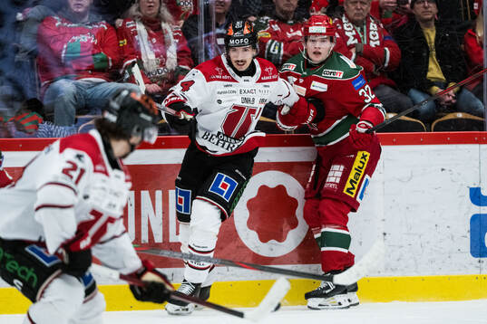 Örebros Hannes Björninen och Modos Theodor Niederbach