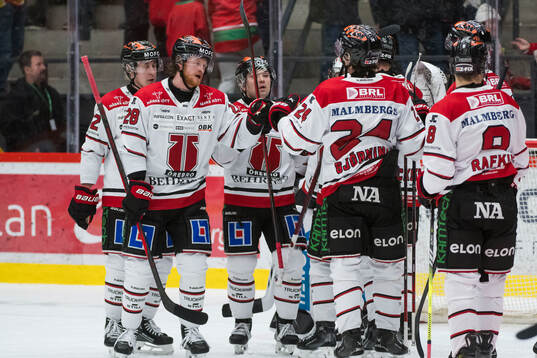 Örebros Linus Arnesson och Hannes Björninen jublar