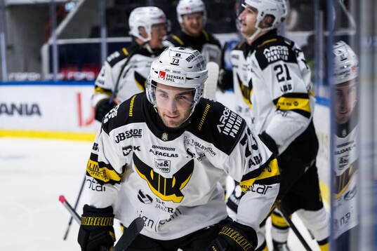 Västerås Anton Gradin jublar