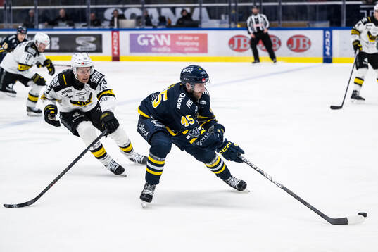 Västerås Anton Gradin och Södertäljes Sebastian Dyk