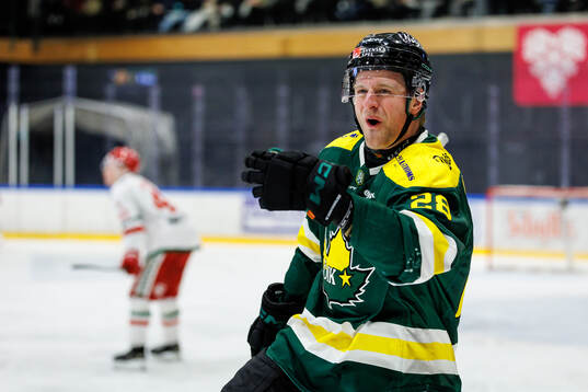 Östersunds Sebastian Fakt jublar