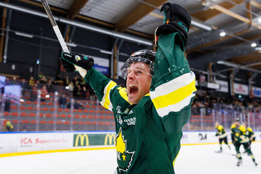 Östersunds Sebastian Fakt jublar