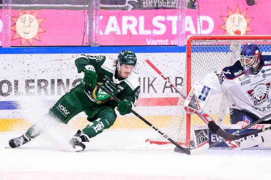 Färjestads Joakim Nygård och Linköpings målvakt Adam