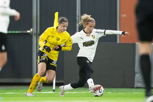 Elfsborgs Jennifer Brinck och Häckens Nathalie Staaf