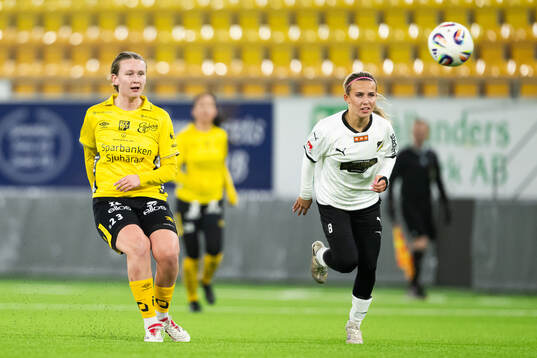 Elfsborgs Ellen Nilsson och Häckens Nathalie Staaf