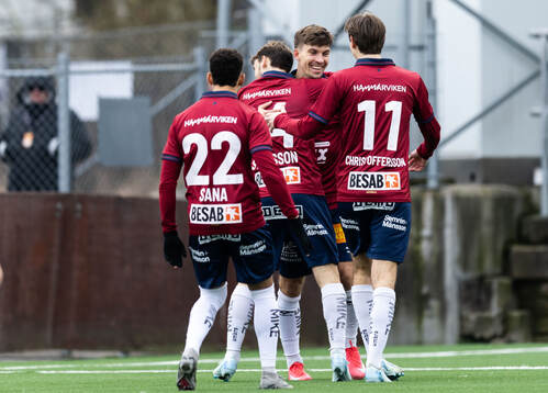 Örgrytes Daniel Paulson jublar efter 2-0