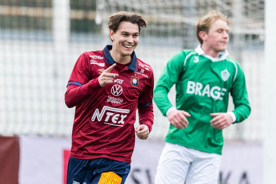 Örgrytes Noah Christoffersson jublar efter 3-0
