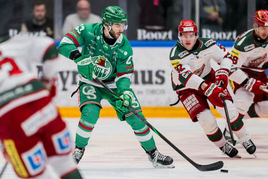 Rögles Josh Dickinson