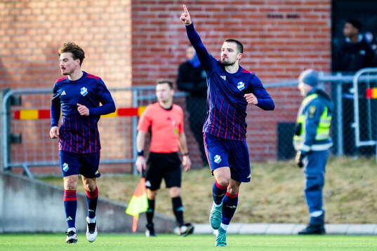 Östers Vladimir Rodic jublar efter 1-0