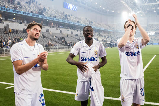 IFK Göteborgs Ramon Pascal Lundqvist, Imam Jagne och August Erlingmark jublar