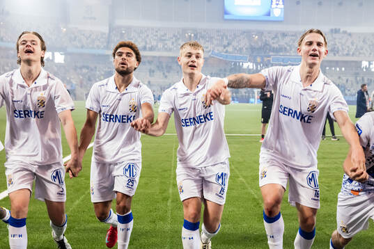 IFK Göteborgs August Erlingmark, Thomas Santos, David Kruse och Linus Carlstrand jublar