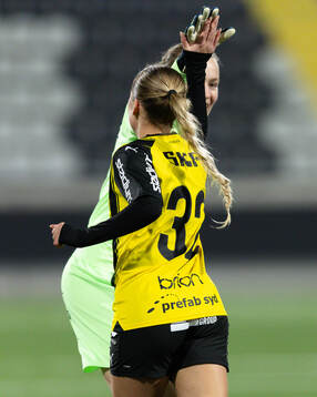 Häckens Novalie Jensen jublar