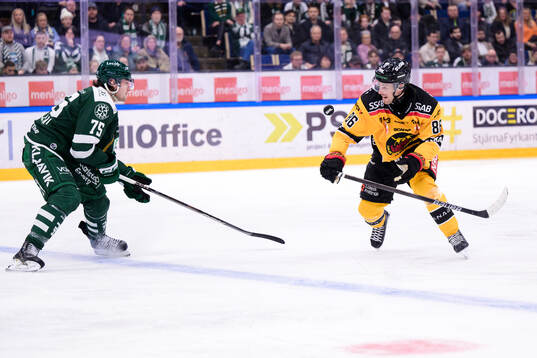 Färjestads Jeremy Salvas Groleau och Luleås Mathias Bromé