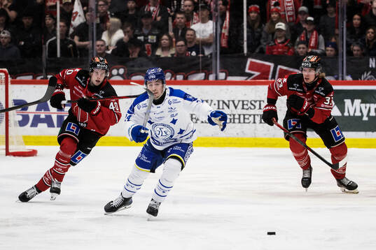 Örebros Elias Ekström och Christopher Mastomäki mot