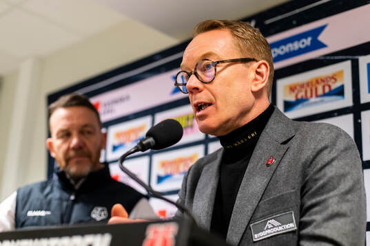 Örebros tränare Niklas Eriksson på presskonferensen