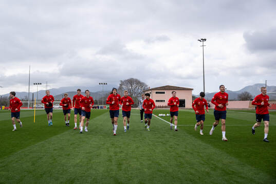 Spelarna värmer upp