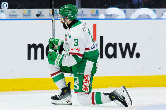 Rögles Michael Kapla jublar