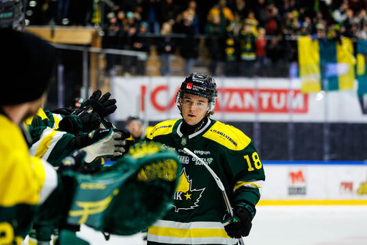 Östersunds Theo Jacobsson jublar