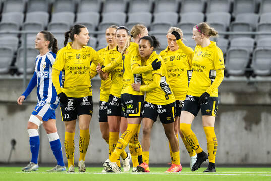 Elfsborgs Vanessa Lopez jublar med lagkamraterna efter 5-1