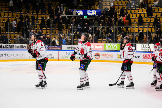 Örebros spelare jublar