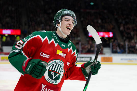 Frölundas David Edstrom jublar