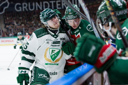 Färjestads Jeremy Salvas Groleau och Frölundas Noah Dower