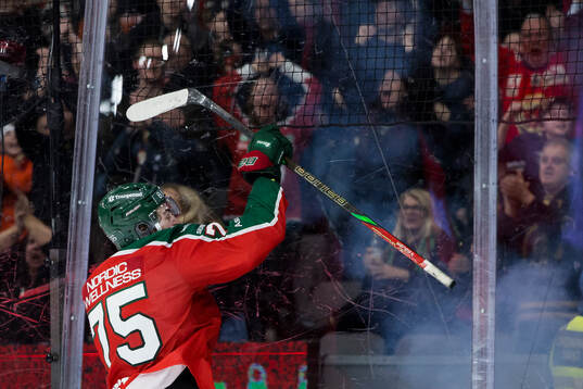 Frölundas David Edstrom jublar