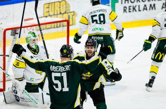 Östersunds Emil Molin och Alexander Anderberg jublar