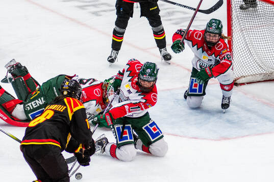 Frölundas Ella Hellman och Felicia Wikner-Zienkiewicz
