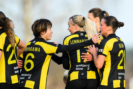Hammarbys spelare jublar efter 0-4